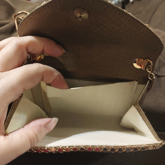 Gold Coin Mesh Vintage Clutch - Picture 4 of 9